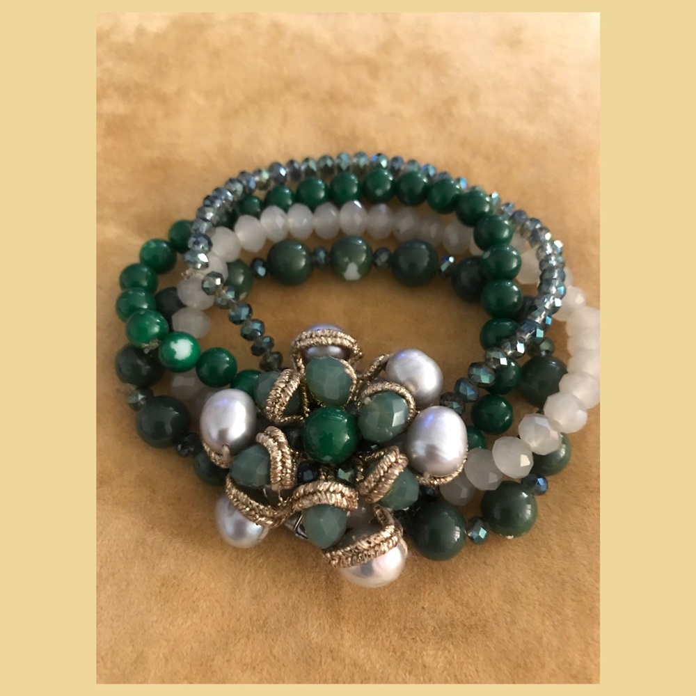Beautiful beaded bracelet - Picture 2 of 3